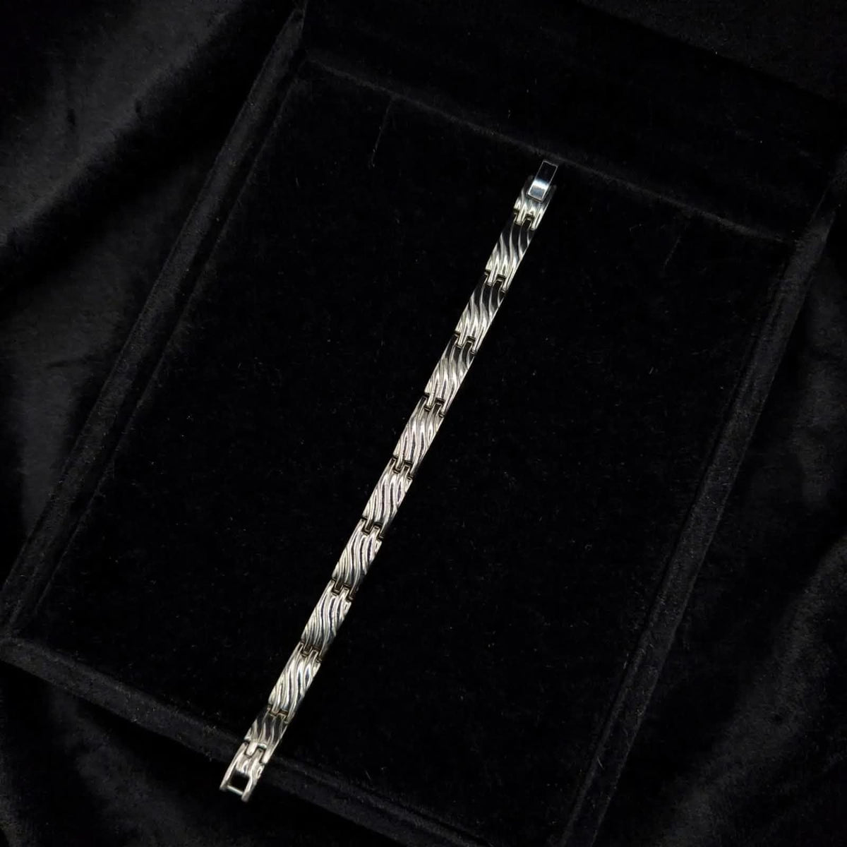 Silver Wave Pattern Bracelet for Men - Titanium Stainless Steel - Luxury Engraved Edition - Anti-Fade
