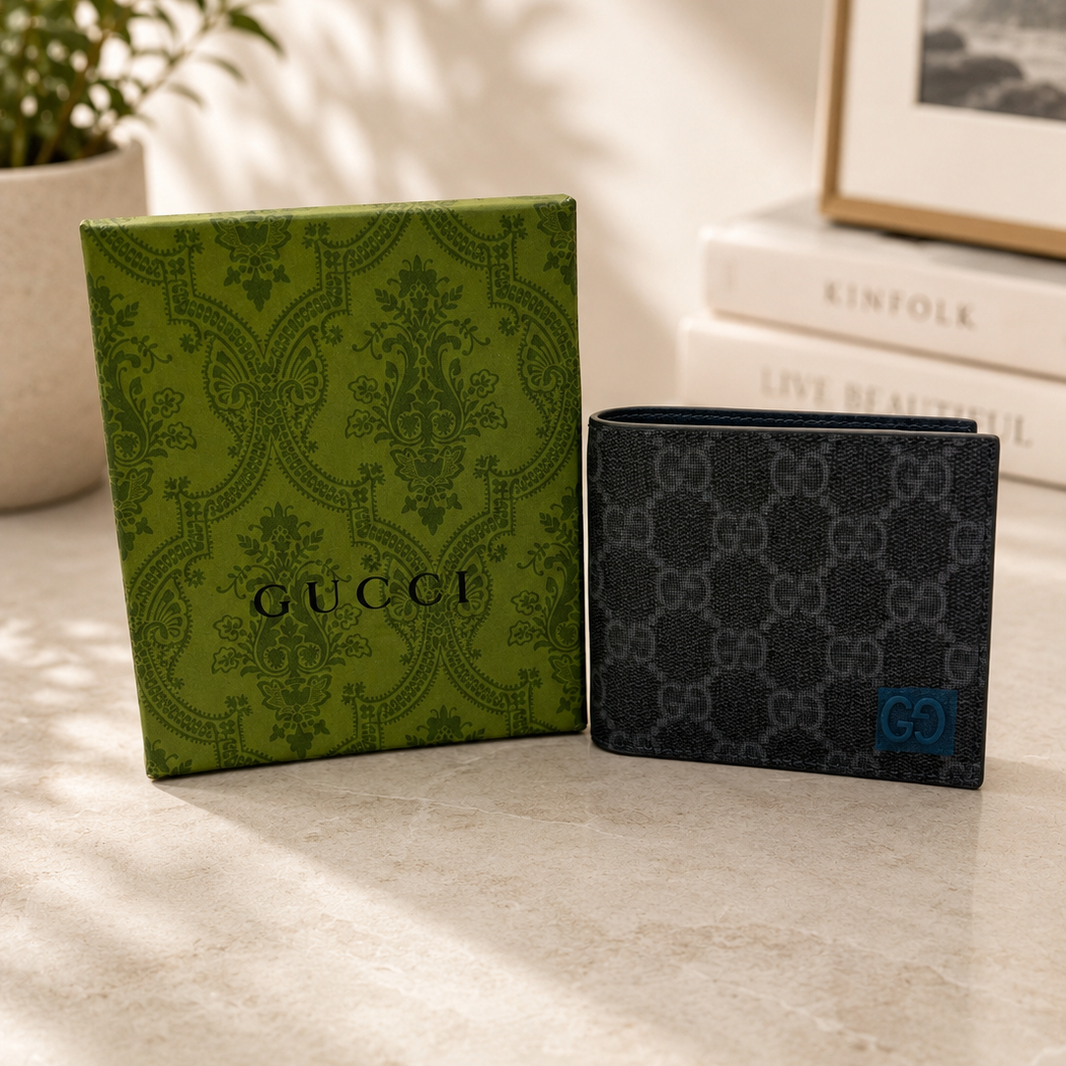 Gucci Grey GG Supreme Wallet